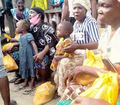 Someone who is indigent is very poor. Dr Queen Blessing Itua Feeds The Indigent People Of Dongo Community Lagos Nigeria Gem