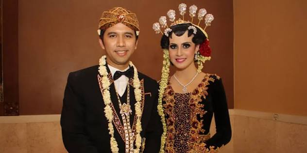 Arumi Bachsin - Emil Dardak Tak Ingin Pernikahan Mewah - KapanLagi.com