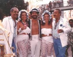 Ainda com ares de menina, aos 59 anos, angela nogueira, viúva do sambista joão nogueira e mãe de diogo nogueira, conta sua história cheia de orgulho. 89 Ideias De Toca Da Gamba Origens Samba Samba De Raiz Gamba