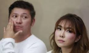 Nella kharisma dan dory harsa membenarkan mereka sudah menikah pada 15 agustus lalu. Tangisan Gisel Usai Hadiri Sidang Cerai