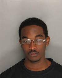 Cops: Teen chased down after robbing gas station clerk at gunpoint