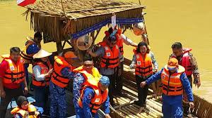 The orang sungei (malay word for river people) are a group of indigenous people native to the state of sabah, malaysia. Sabah Dalam Usaha Jadikan Sk Moyog Perintis Sekolah Pelancongan Sabah Post