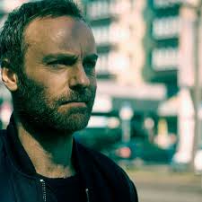 Berliner „Tatort“-Kommissar Karow sicher: „Das war 'ne Milieu-Hinrichtung“