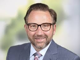 Larry Knisley's Instagram, Twitter & Facebook