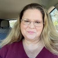 Renee Eckert's Instagram, Twitter & Facebook