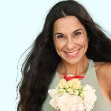 Carrie Farris's Instagram, Twitter & Facebook