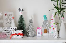 Ya sea pintar, buscar materiales, fotos en revista para inspirarnos e incluso hablar con amigos para conseguir nuevas ideas que nos lleve a. Las Mejores Ideas Para Hacer Adornos De Navidad Con Material Reciclado Y Que Tu Decoracion Sea Mas Eco