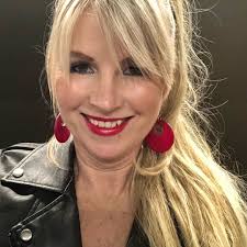 It was a spectacular aurora tonight. I've been aurora chasing many times  but this is the first time I've actually caught an aurora. Most times I'm  pretty unsuccesssful and gone home with