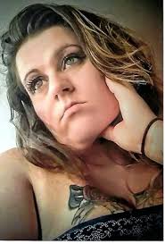 Profile for Laurie Holmes, 43