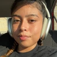 Jennifer Pantaleon's Instagram, Twitter & Facebook