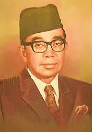 Senarai nama perdana menteri serta bekas perdana menteri malaysia ini mengandungi nama penuh, gambar, tarikh lahir serta tarikh meninggal dunia, gelaran, dan tarikh mula serta tamat memegang jawatan. Perdana Menteri Malaysia Dan Gelaran Pm Download Lagu Perdana Menteri Malaysia 3 16mb Dan Streaming Kumpulan Lagu Perdana Menteri Malaysia 3 16mb Mp3 Terbaru Di Metrolagu Dan Hasil Diatas Adalah Hasil Pencarian