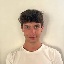 Elia Mora's Instagram, Twitter & Facebook