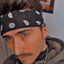 Not another red haired siren 🥀