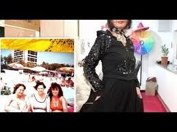 Marina voica a fost îndrăgostită de muzică încă din copilărie, în anii studenției fiind prezentă pe scenă ca interpretă la numerose evenimente artistice. Marina Voica Poza De Care Nu Ètia Era In Costum De Baie La PlajÄ Ce GrasÄ Eram O RecunoÈti Youtube