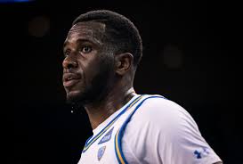 Gallery: Men's basketball narrowly defeats Long Beach State