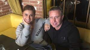 După ce reghe a spus pentru fanatik.ro că divorțează, impresara a afirmat că familia lor este mai unită ca niciodată. Anamaria Prodan È™i LaurenÈ›iu Reghecampf DivorÈ›eazÄƒ DupÄƒ 13 Ani De CÄƒsnicie Da Este AdevÄƒrat Galerie Foto Galerie Foto Stiri Vedete Si Evenimente Viva Ro