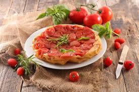 Tarte Tatin A La Tomate Et Mozzarella Une Delicieuse Tarte Salee Tarte Aux Legumes Recette Tarte Tatin Tarte