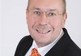 Personalia: Ladendorf: Aller guten Dinge sind drei