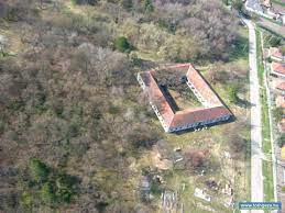 A kastély földszinti reprezentatív tereinek, enteriőrjeinek megújítása, restaurálása. Lepseny Torteneti Kertek Adattara