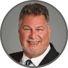 Robbie Kimball's Instagram, Twitter & Facebook