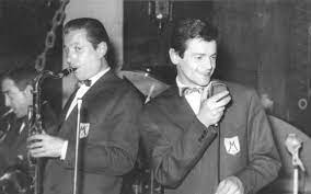 Papà nasce a pola, allora territorio italiano, il 15 giugno 1933 da claudia e romeo endrigo, ha un fratello cresce in povertà ma felice, praticamente senza conoscere il padre che muore quando papà ha nel 1947 lascia l'istria insieme ad altri trecentocinquantamila italiani a causa delle dittatura di tito. Quindici Anni Senza Sergio Endrigo Poeta Che Cantava L Amore Struggente