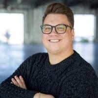 Bobby Aragon's Instagram, Twitter & Facebook