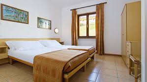 Poiano garda resort hotel nei pressi di un centro congressi si trova a garda in una posizione strategica, soprattutto se ti muovi in auto. Hotel Poiano Garda Resort Garda Vr Veneto