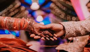 Knowing when to end your marriage is a difficult realization. The Marriage Was About To End Then The Girl Reached The Pandal With The Police Know What Happened Tubemix