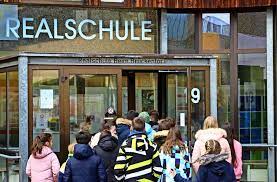 Iserv wird bald für alle schülerinnen und schüler der realschule i zur verfügung stehen. Beliebtes Strohgau Zu Hohe Nachfrage An Vielen Schulen Landkreis Ludwigsburg Stuttgarter Zeitung