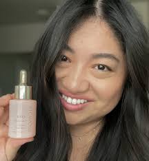 Maider Moua's Instagram, Twitter & Facebook