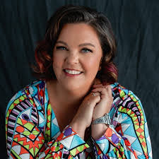 Heather Helgeson's Instagram, Twitter & Facebook