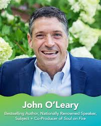 Sharing a few buzzworthy moments from our favorite Bee for  #WorldHoneyBeeDay! 🐝💛