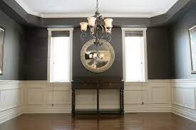 Punchy purple doesn't take over this living room when a chair rail molding is used to divide the walls. Chair Rail Applique Columns Klassisch Esszimmer Ottawa Von House Of Fine Carpentry Cabify Cabinetry Houzz