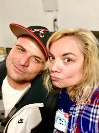 Gloria Simons's Instagram, Twitter & Facebook