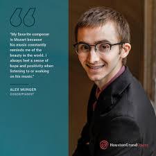 Alex Munger's Instagram, Twitter & Facebook