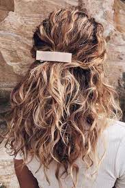 The Hair Knot Cute Hairstyle Barebone Modern Day And Bold This Hairdo Is Ideal For The Ladies Who Likes To Hair Styles Curly Hair Styles Naturally Hairstyle