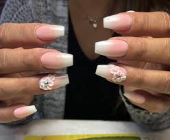 Black And White Ombre Coffin Nails Pink And White Ombre Coffin Nails With Flower Design Flower Nail Designs Rose Gold Nails Acrylic Pink Ombre Nails