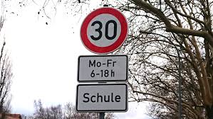 Definition från wiktionary, den fria ordlistan. Radarkontrolle In Der Dessauer Strasse Du Bist Halle
