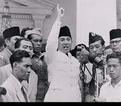 Kehidupan masyarakat indonesia pada masa parlementer. Pengaruh Masa Demokrasi Parlementer Dan Demokrasi Terpimpin Terhadap Ekonomi Dan Sosial Budaya Indonesia Houseofhistory