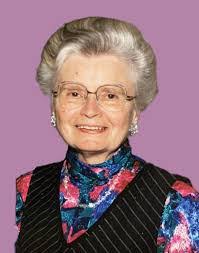 Elaine Carr's Instagram, Twitter & Facebook