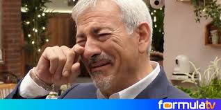 Carlos Sobera, a carcajada limpia en 'First Dates' con un doble de Sergio  Ramos: "No me lo digas... Pasaporte"