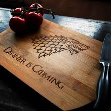 Planche A Decouper Dinner Is Coming Commentseruiner Planche A Decouper Gadget Cuisine Planche A Decouper Bois