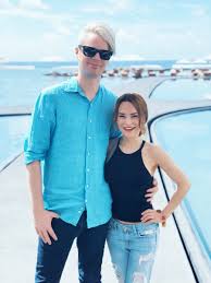 The following is the feet and inches to. Rosanna Pansino On Twitter Our Height Difference 6 2 Vs 4 10