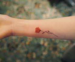 Amor Fati Tattoos Tatuaje Minitattoo Rosetattoo Flowertattoo Lettering Colortattoo 타투 미니타투 꽃타투 난도 Small Rose Tattoo Rose Tattoos For Women Writing Tattoos