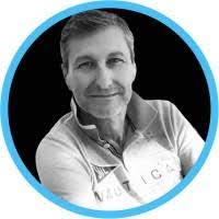 Natasha Morse's Instagram, Twitter & Facebook