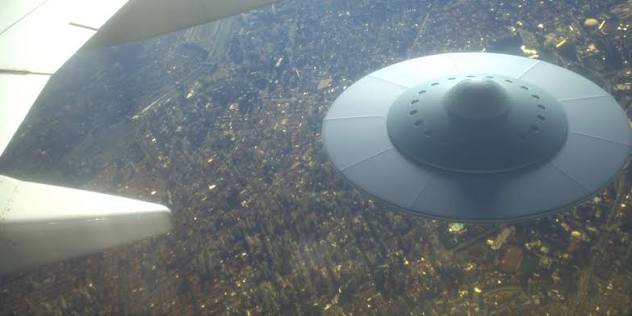 These 5 UFO Traits, Captured on Video by Navy Fighters, Defy Explanation |  HISTORY
