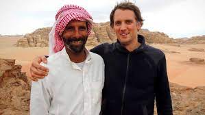 Au cours de son transfert, ses anciens complices parviennent à le délivrer. Echappees Belles Jordanie Fille Du Desert Tv5monde Maghreb Orient
