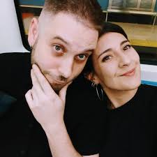 Estúpidas canciones de amor. 💌 #poesiacontemporanea #poetry #poesia  #éricrohmer #lafemmedelaviateur #instaphoto #instatodo  #poetaslatinoamericanas #claramuschietti #nebliplateada #karateca  #lacancionquecantas #juanabignozzi #laurawittner ...