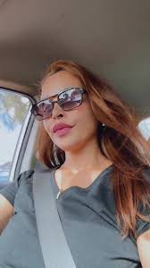 ‏המחלה שלי זה לצרוח שירים באוטו 😍