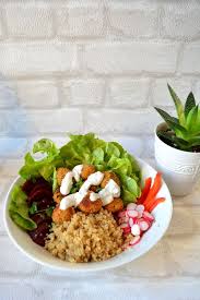 Buddha Bowl Avec Ses Falafels Aux Carottes Sauce Yaourt Au Tahini Sauce Yaourt Falafels Tahini